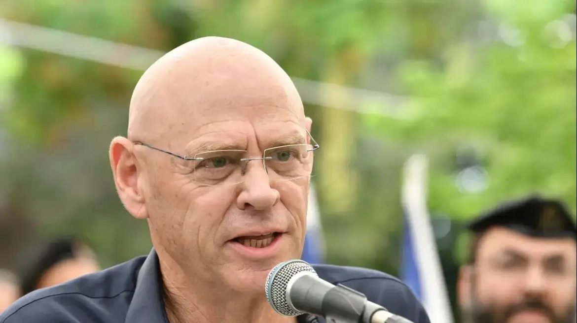 Sionist ordunun sabiq komandiri: Müharibə naziri orduya zərər vurur